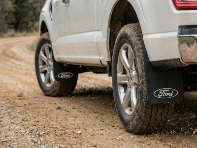 Bavettes de protection Ford : Pourquoi cet accessoire vintage est votre meilleur