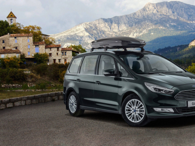 Tableau des capacités de charge sur toit par modèle Ford : Ne surchargez plus vo